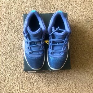 Air Jordan 11 Retro Low Blue Moon